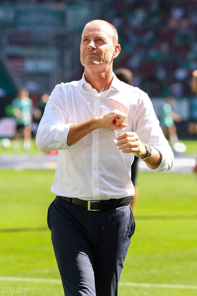 势如破竹：云达不莱梅客场大胜沙尔克保持领先的简单介绍